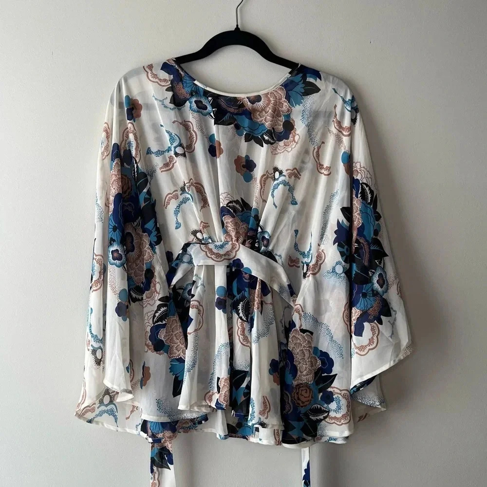 TRAMP sheer floral kimono style blouse butterfly sleeves waist tie size small
